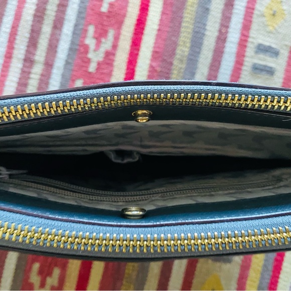 Lo & Sons Pearl Crossbody - Black Saffiano Leather - Picture 5 of 10